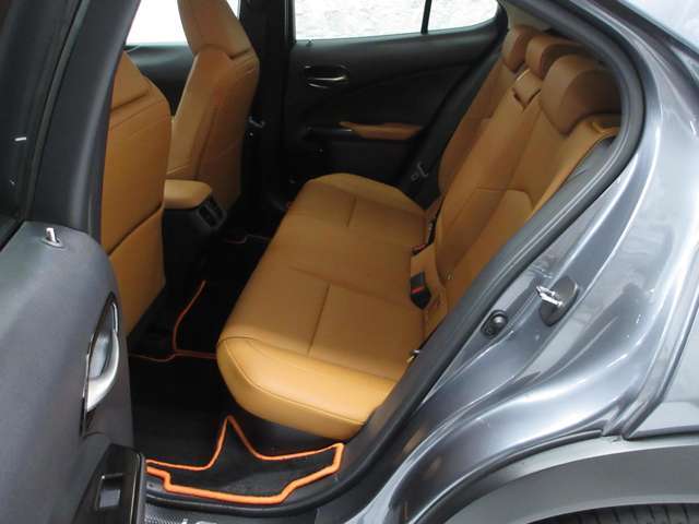 ���X�͕�d�ƐM�������b�g�[�ɂ��q�l�Ɋ��