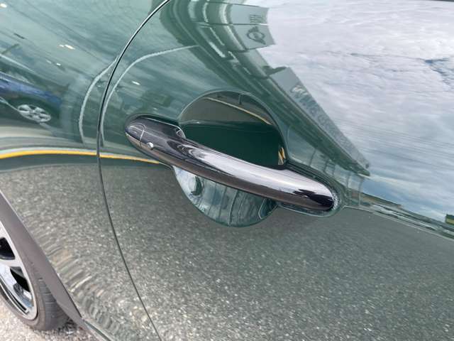 �s�A�m�u���b�N�̃h�A�n���h�����{�f�B�ƃ}