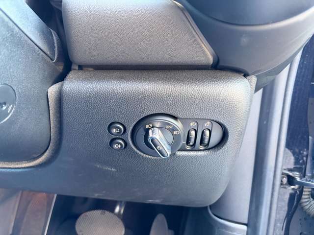 �I�[�g���C�g�����I���̖͂��邳�����m����