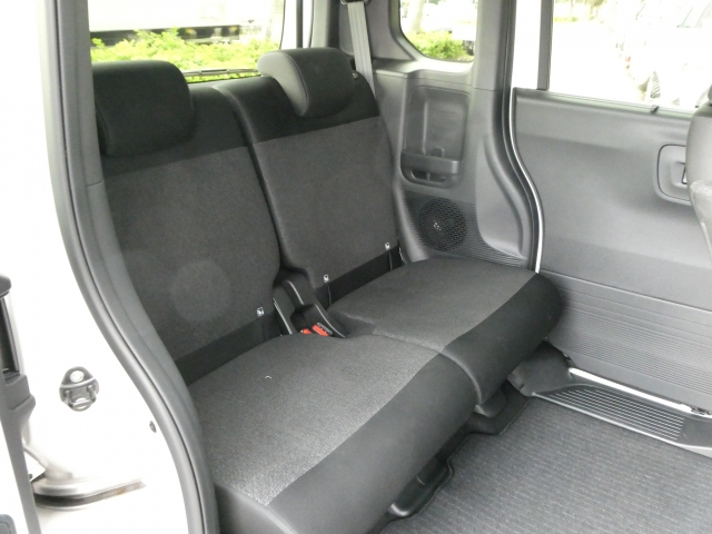 �Б����|�������������\�ŁA�l�Ƃ��ו��������Ɏԍډ\�ł�