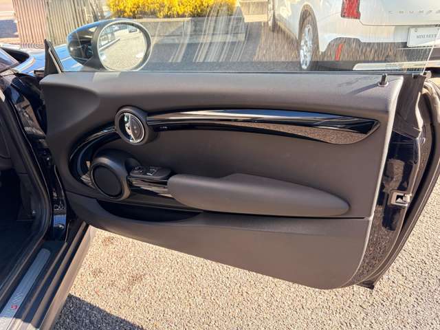 �����͔������s�A�m�u���b�N