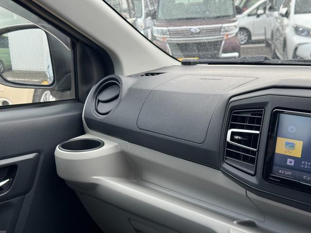 �ԗ��̏ڍׂ��Ԃɕt���܂��Ă̓X�^�b�t�܂ł��C�y�ɂ��₢���킹���������B