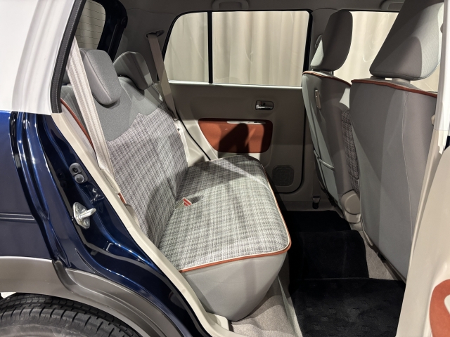 2��ڃV�[�g�����K�ȃX�y�[�X�ł��I�V�[�g�A�����W�����ʂŋ@�\�I�ł��I��~���ɂ��D��Ă��܂��̂Ő����x�������ɂȂ��ĉ������I�I���b�N�X�Ȃ�e���[�J�[�̎Ԏ�𑵂��Ă���܂��̂Ŕ�r�������ȒP�I