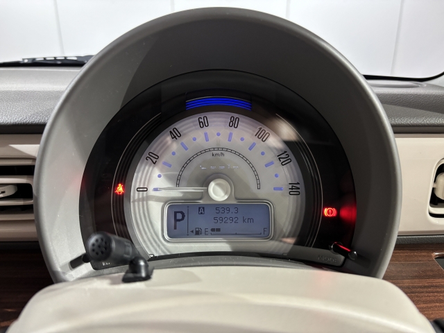 �l�X�ȏ�񂪕\������郁�[�^�[�p�l���͎��F���ƃf�U�C�����𗼗��������f�G�ȃf�U�C���ł��I