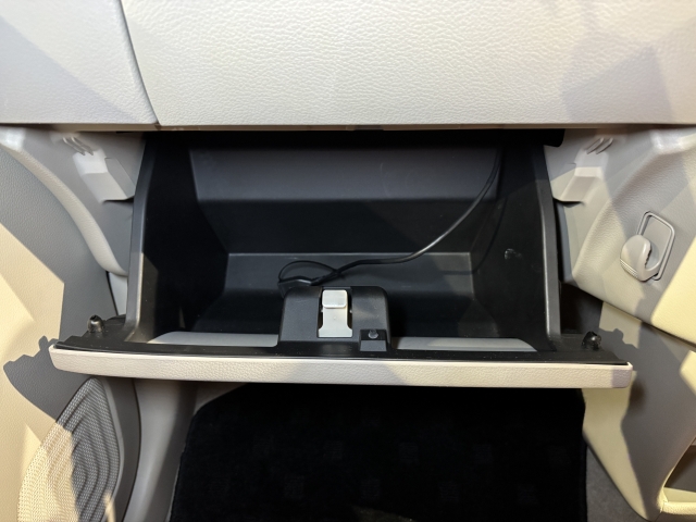 ��e�ʂ̃O���[�u�{�b�N�X��A��������Ȃǂ̎��[���[�����Ă��܂��B