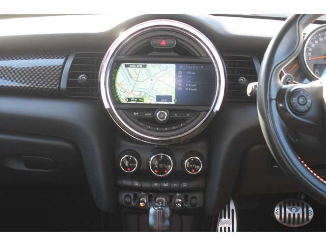 �x�����z�́A�ԑ̉��i�A�@���p�A�����_��