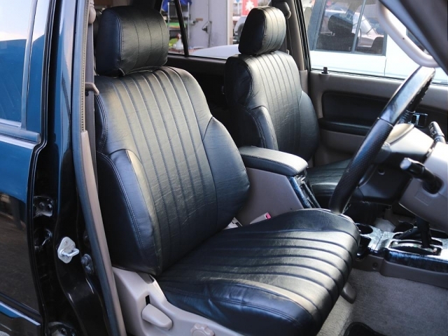 �V�[�g�J�o�[�̓u���b�N���U�[���̃V�[�g�J�o�[�𑕒��I