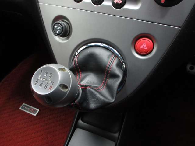 ���q�l�̋C�ɂȂ�|�C���g�̃G�A�R����~�b