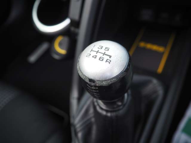 �l�C�̂U�l�s�I���쐫�ɗD��A�`�s�Ԃƈ��