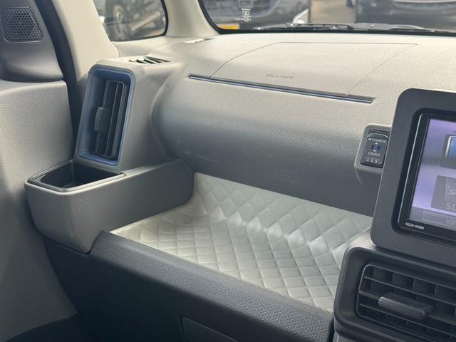 �ԗ��̏ڍׂ��Ԃɕt���܂��Ă̓X�^�b�t�܂ł��C�y�ɂ��₢���킹���������B