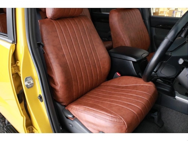 �u���E���J���[�̃N���V�b�N�V�[�g�J�o�[���A�����̔z�F�̃A�N�Z���g�ɁI