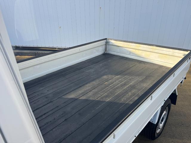 �ԗ��̏ڍׂ��Ԃɕt���܂��Ă̓X�^�b�t�܂ł��C�y�ɂ��₢���킹���������B