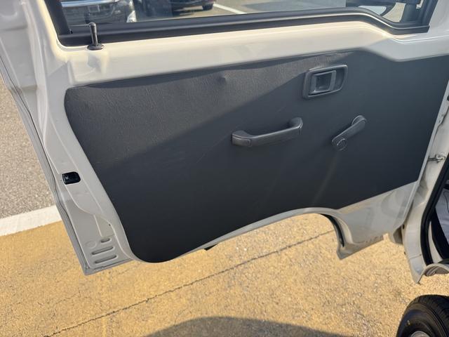 �ԗ��̏ڍׂ��Ԃɕt���܂��Ă̓X�^�b�t�܂ł��C�y�ɂ��₢���킹���������B