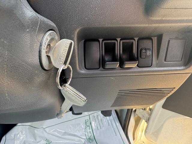 �ԗ��̏ڍׂ��Ԃɕt���܂��Ă̓X�^�b�t�܂ł��C�y�ɂ��₢���킹���������B