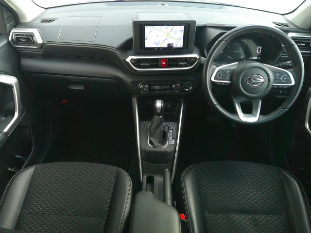 ���O���̐��|�E�K���X�n�{�f�B�R�[�e�B���O��CAR�N���[�j���O���Ǝ҂��{�H�������܂��̂ő�ϐ����B�I���b�N�X�����Ԃł݂͂Ȃ��܂ɉ��K�ȃh���C�u�����񑩁B