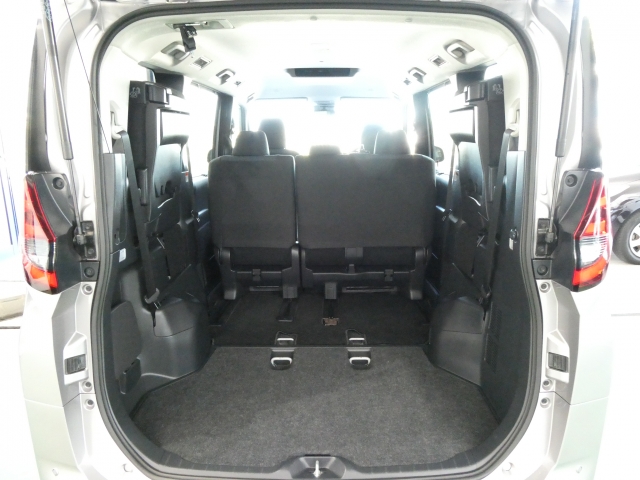 �V�[�g�𒵂ˏグ�鎖�Ń��Q�b�W�X�y�[�X������ɍL���Ȃ�܂�