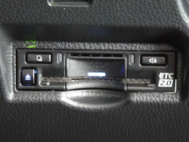 ETC���ڂ��Ă���̂ŗL�����H���s���ɗ������ł̒�Ԃ��邱�ƂȂ��ʉ߉\�ł��B