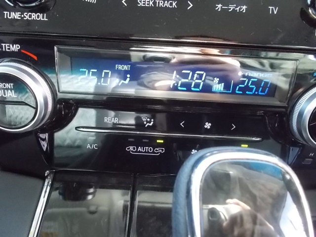 �ԓ������K���x�ɕۂ��Ă����I�[�g�G�A�R�������ԁB