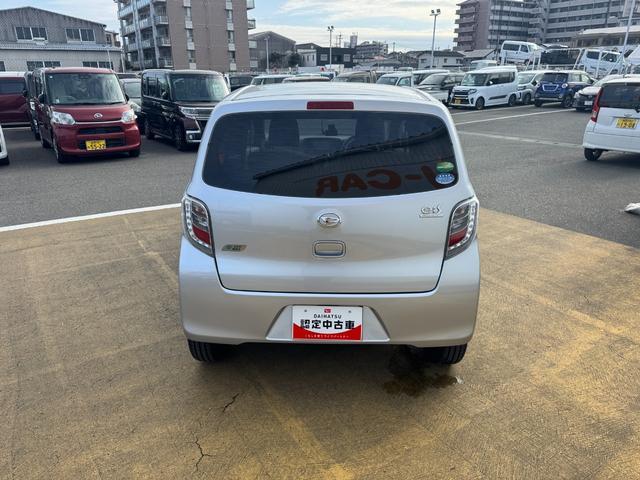 �ԗ��̏ڍׂ��Ԃɕt���܂��Ă̓X�^�b�t�܂ł��C�y�ɂ��₢���킹���������B