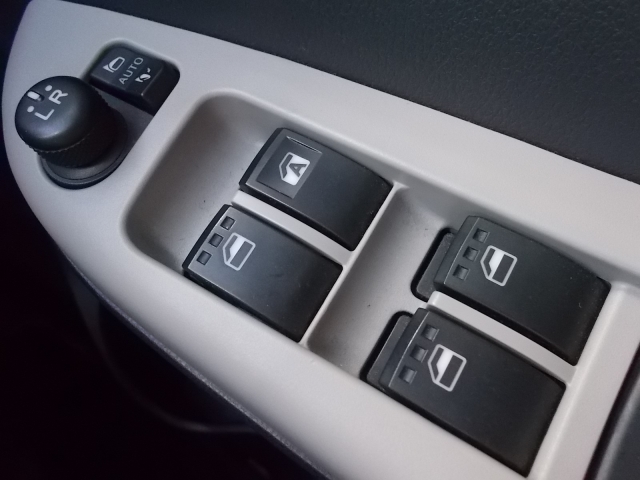 �I�[�g�i�[�h�A�~���[