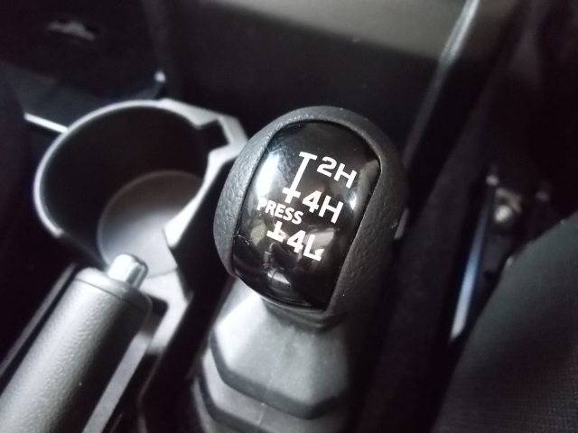 2WD��4WD���؂�ւ��ȒP�I