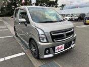 スズキ ワゴンＲ　スティングレー　４ＷＤ ハイブリッド　Ｔ