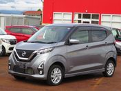 日産 デイズ　４ＷＤ ハイウェイスターＸ　ナビ　ＰＵＳＨ