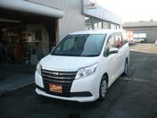 トヨタ ノア　４ＷＤ Ｘ