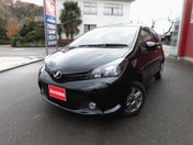 トヨタ ヴィッツ　４ＷＤ Ｆ