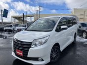 トヨタ ノア　４ＷＤ Ｘ