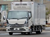 日野自動車 デュトロ ２．９５ｔ　ワイド超ロング　冷蔵・冷凍車
