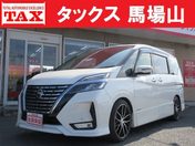 日産 セレナ ２．０　ハイウェイスター　Ｖ　８人乗　純