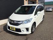 ホンダ フリード　ハイブリッド プレミアムエディション