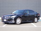 トヨタ クラウン　セダン　ハイブリッド ロイヤルサルーン