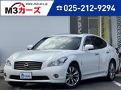 日産 フーガ　ハイブリッド ベースグレード