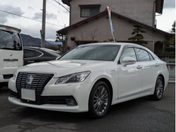 トヨタ クラウン　セダン　ハイブリッド ロイヤルサルーンＧ　ワンオーナー　ナビ全