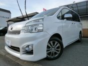 トヨタ ヴォクシー ＺＳ　煌２