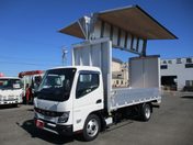 三菱 キャンター ３トン標準ロング　アルミウイング