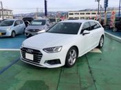 アウディ Ａ４　アバント ２．０
