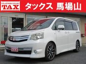 トヨタ ノア ２．０　Ｓｉ　Ｇ’ｓ　７人乗　純ナビ・９