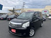 トヨタ ノア　４ＷＤ Ｘ　Ｌセレクション