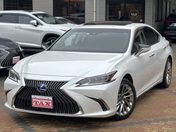 レクサス ＥＳ３００ｈ ３００ｈ　バージョンＬ　タイヤ４本新品