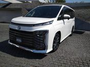 トヨタ ヴォクシー ハイブリッドＳ－Ｚ　メーカー１０．５イン