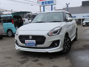 スズキ スイフト　４ＷＤ ハイブリッドＲＳ