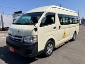 トヨタ ハイエースコミューター 幼児バス　４＋１８／１．５人乗り　ナビ