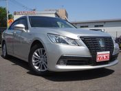 トヨタ クラウン　セダン　ハイブリッド ロイヤルサルーン　禁煙車　純正ＨＤＤナビ