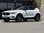 ボルボ ＸＣ４０ Ｂ４　ＡＷＤ　Ｒデザイン