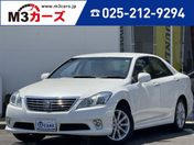 トヨタ クラウン　セダン　４ＷＤ 