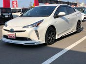 トヨタ プリウス Ａプレミアム　ツーリングセレクション　４