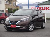 日産 ノート Ｅ－パワ－メダリスト　２ＷＤ　アラウンド